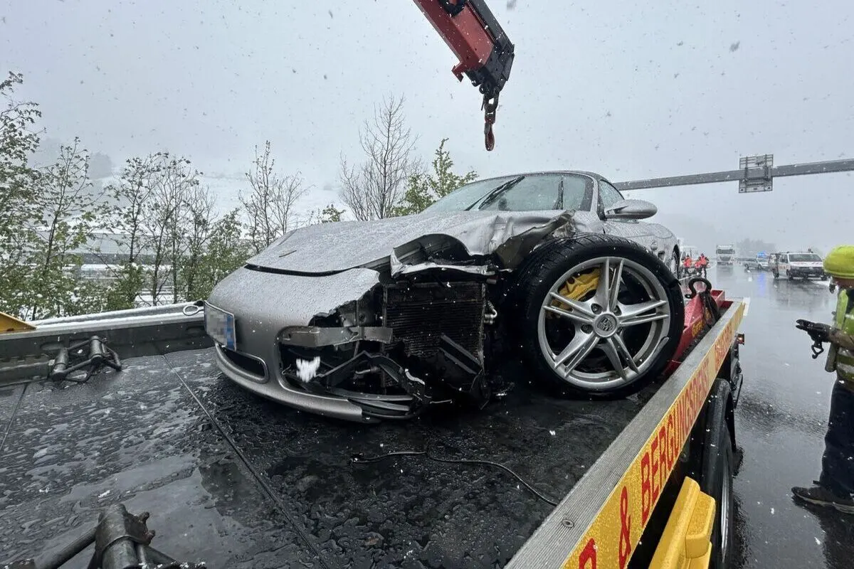 Innerschwyz - A4 nach Unfall bei winterlichen Verhältnissen gesperrt