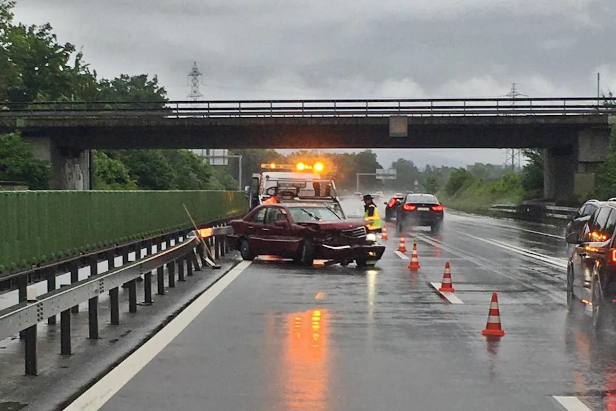 A4a Baar ZG – Selbstunfall auf der Autobahn