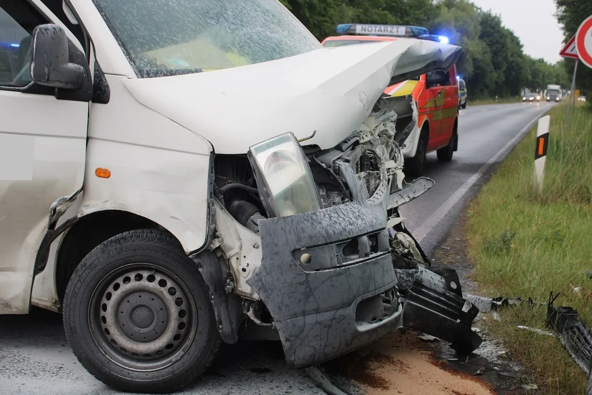 Unfall in Rehme NW - Drei Personen verletzt 