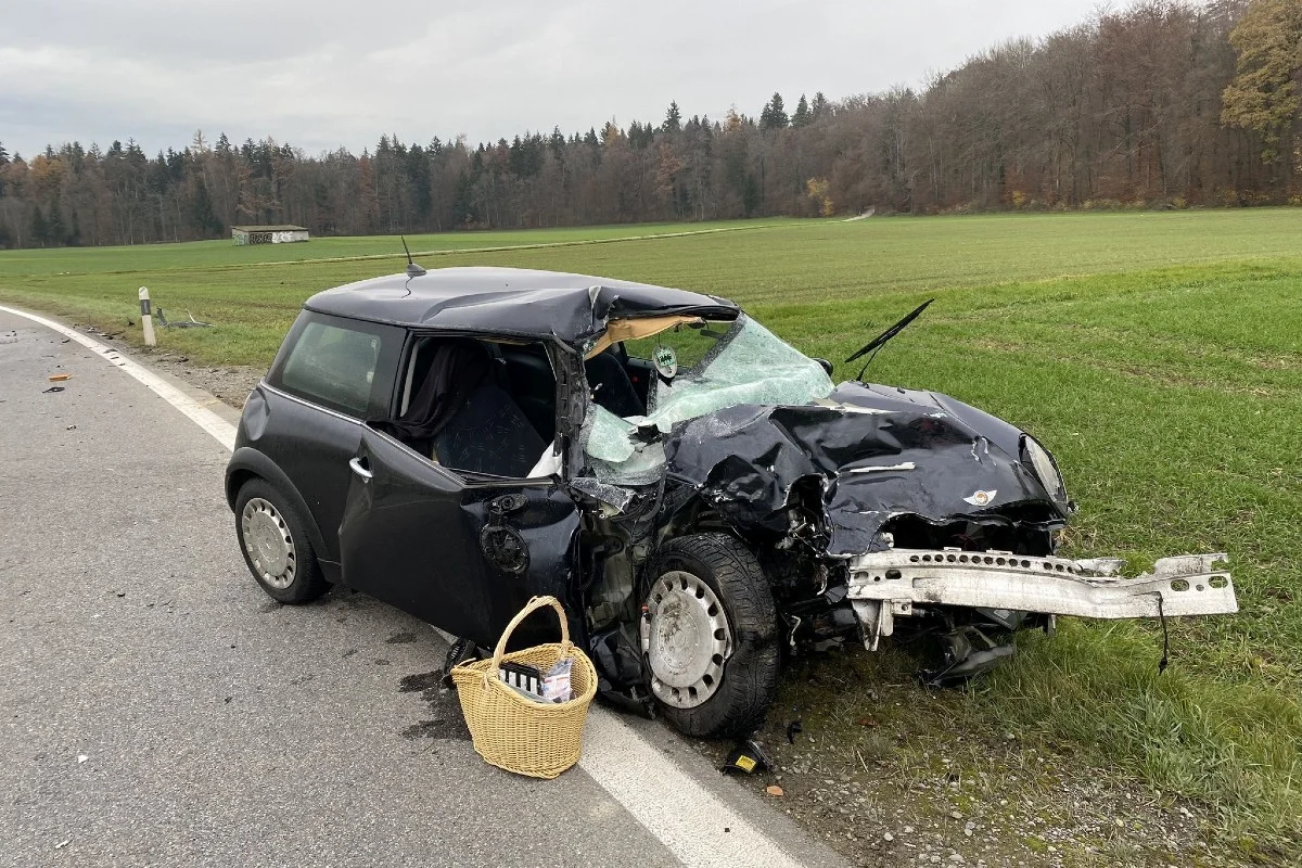Schrecklicher Unfall in Seon AG - Autolenkerin gerät auf Gegenfahrbahn