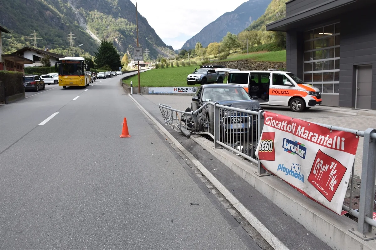 Campocologno GR - Totalschaden nach Unfall
