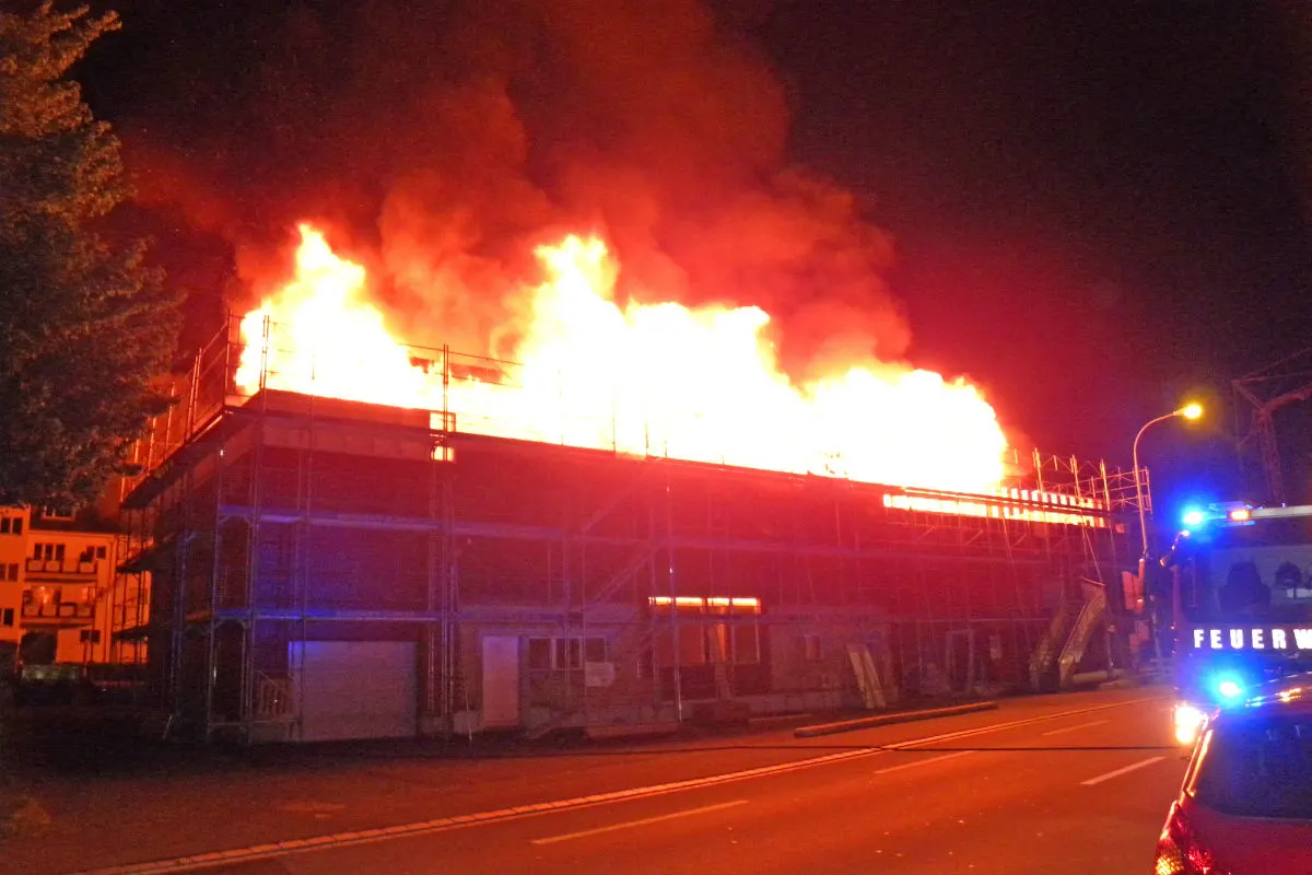 Uttwil TG - Mehrfamilienhaus ein Raub der Flammen