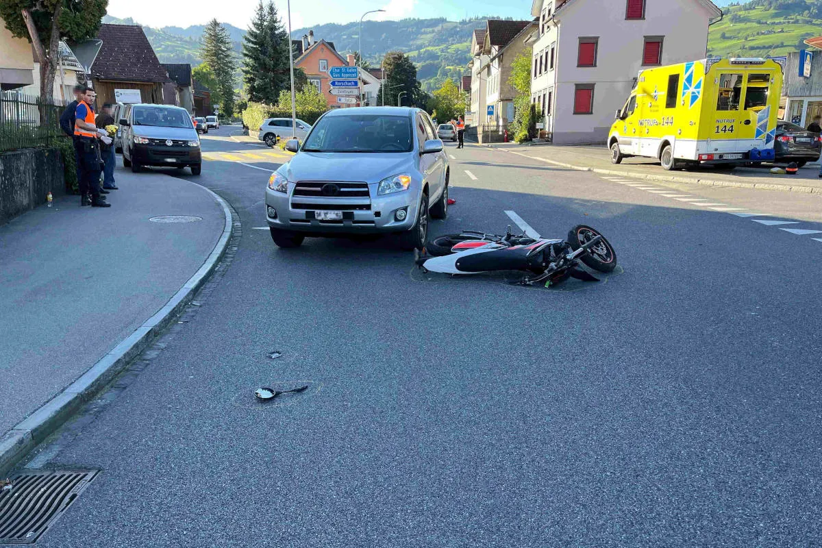 Altstätten SG – Kollision zwischen Auto und Motorrad