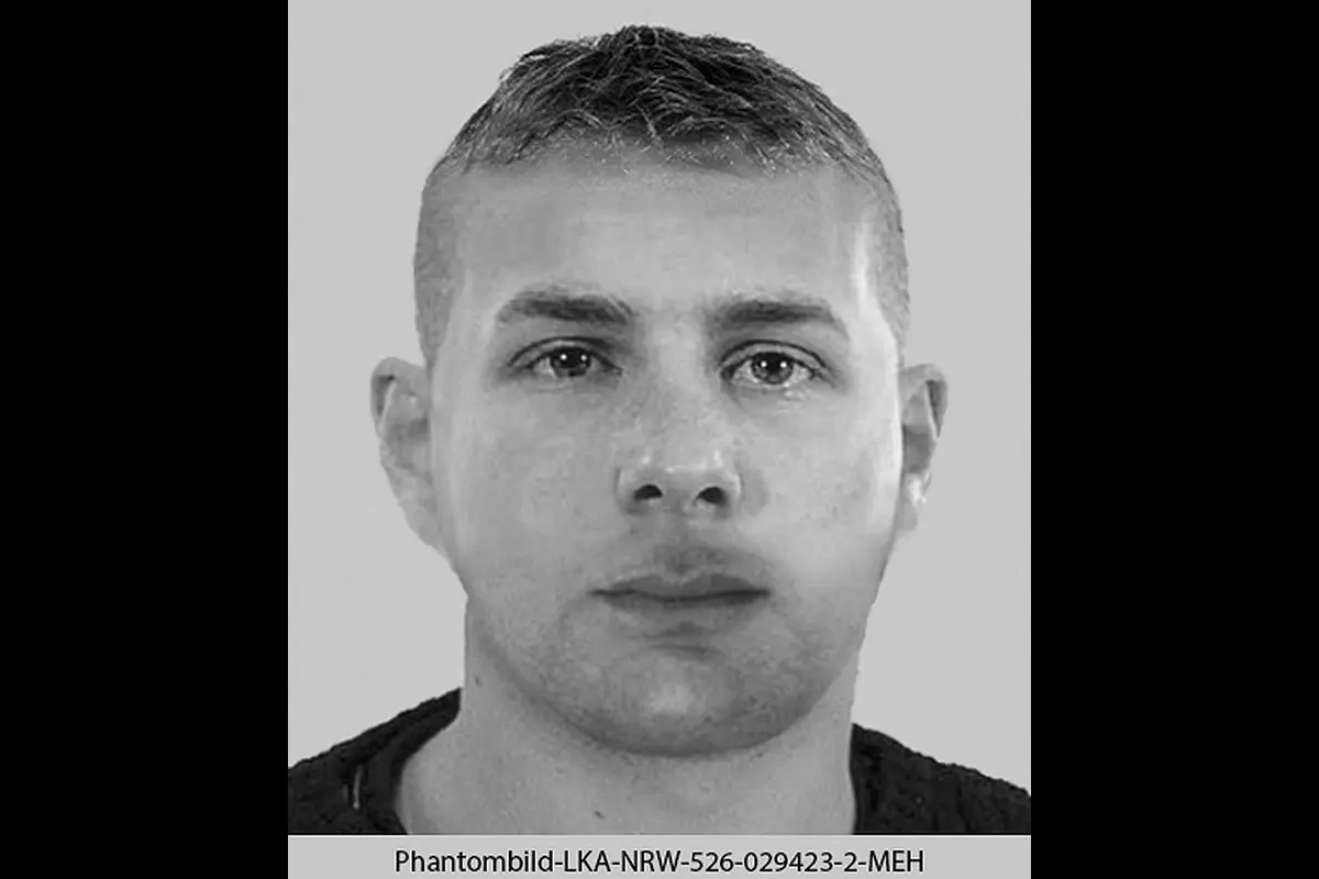 Das Bild zeigt ein Phantombild eines Mannes mit kurzem Haar und neutralem Gesichtsausdruck. Es dient der Fahndung.