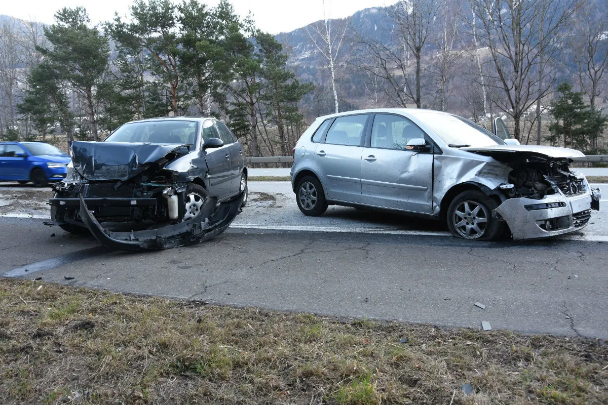 Weite SG - Lenkrad aus der Hand gerutscht und verunfallt
