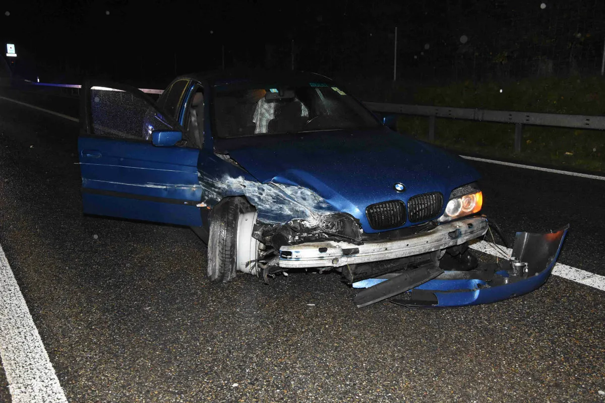 Bazenheid SG - Trotz Führerausweisentzug Unfall gebaut
