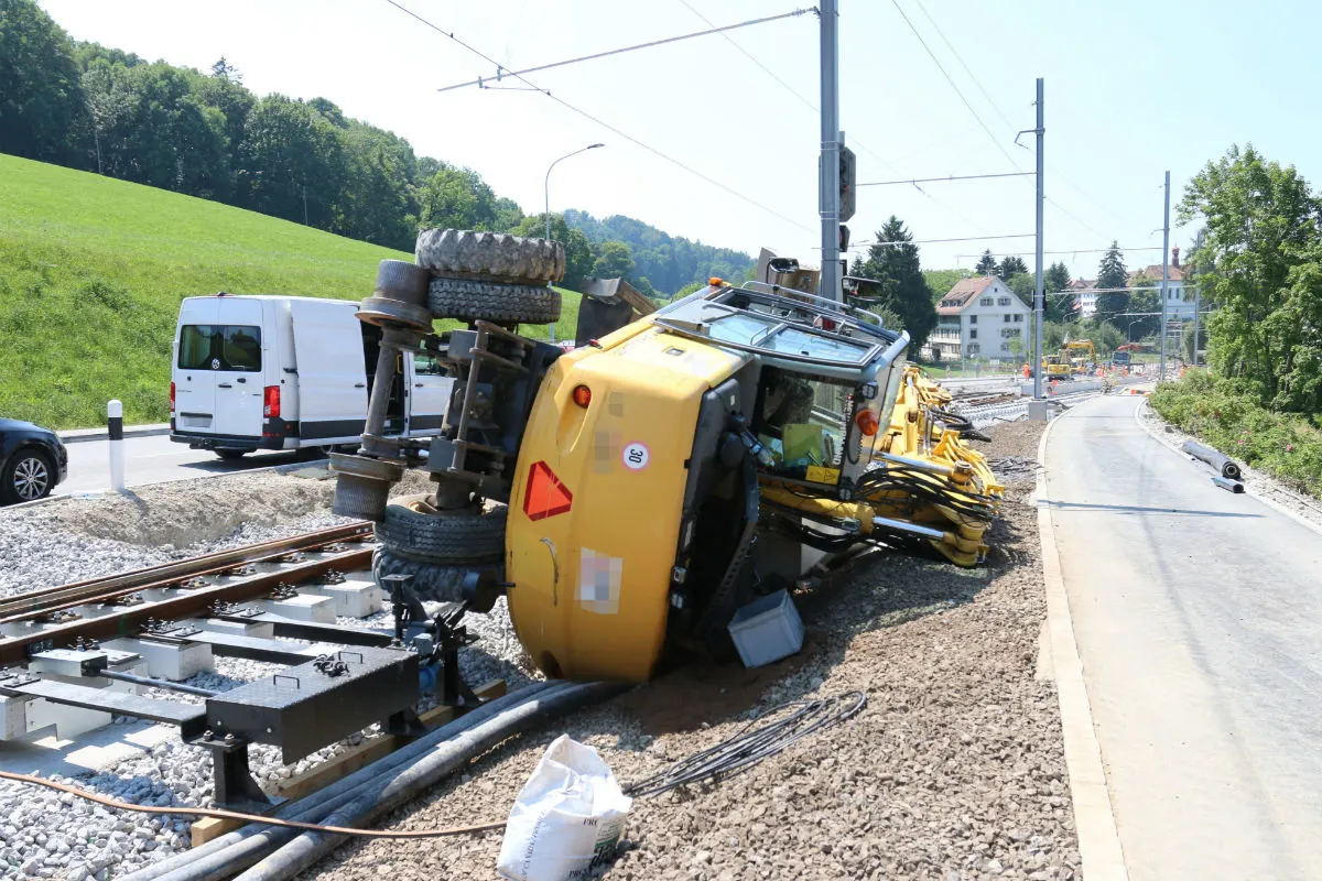 St.Gallen SG - Speicherstrasse aufgrund Bagger-Bergung gesperrt