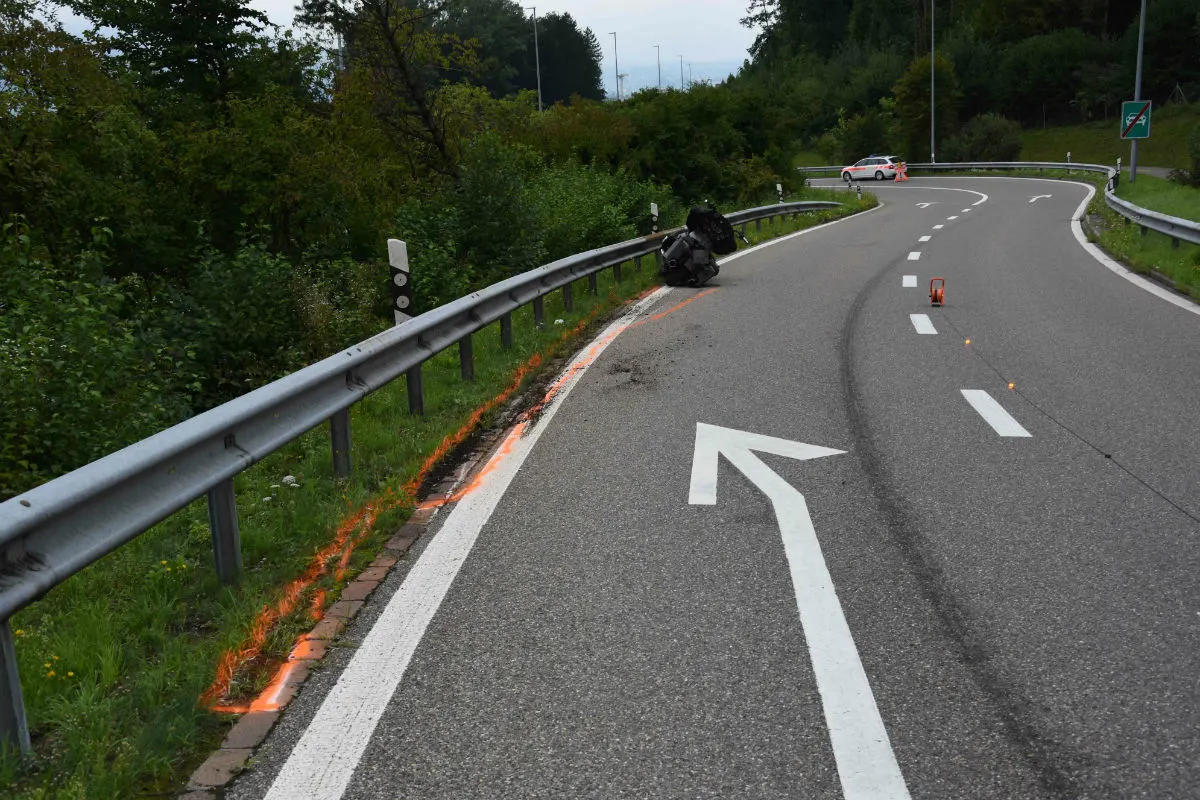 Rapperswil-Jona SG -  31-Jähriger verunfallt mit dem Motorrad