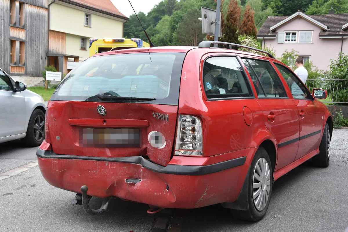 Sevelen SG - Auffahrkollision zwischen zwei Autos