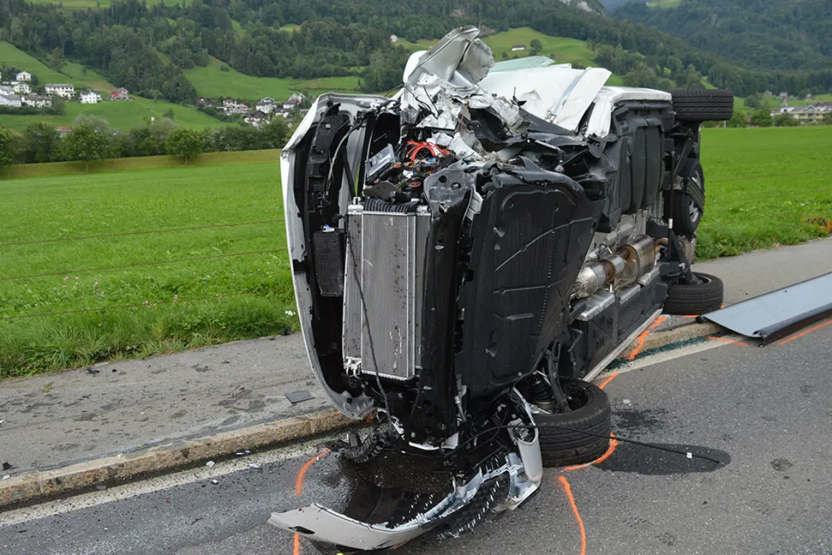 Oberdorf NW -  Personen trotz heftiger Kollision nur leicht verletzt