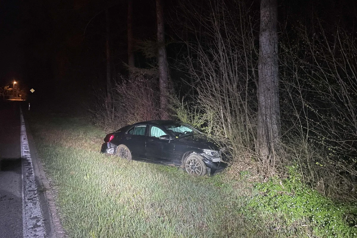 Meisterschwanden AG - Junge Frau ohne Führerschein betrunken Unfall gebaut