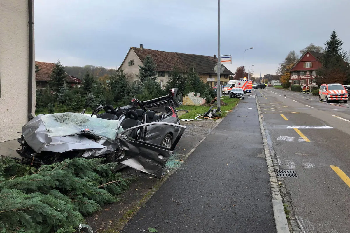 Heftiger Unfall in Hefenhofen TG – Bei Kollision schwer verletzt