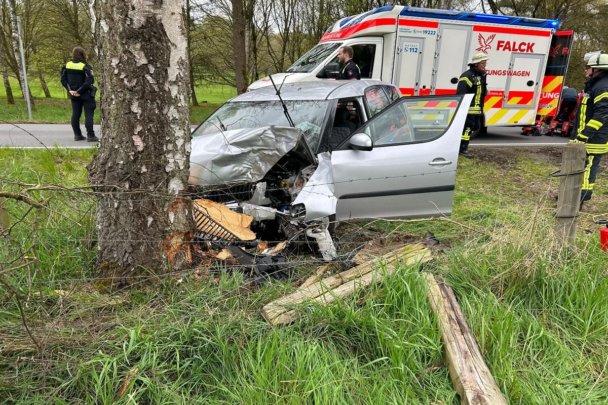 Buxtehude - 85-jähriger Autofahrer erleidet schwere Verletzungen bei Unfall 