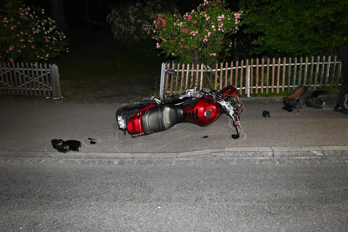 Unfall in Flawil SG  - Unter Alkoholeinfluss mit einem Motorrad kollidiert 