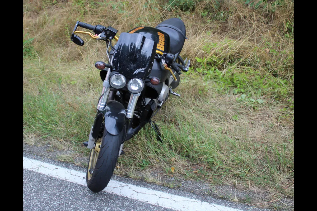 Motorradfahrer schwer verletzt nach Kollision mit Reh