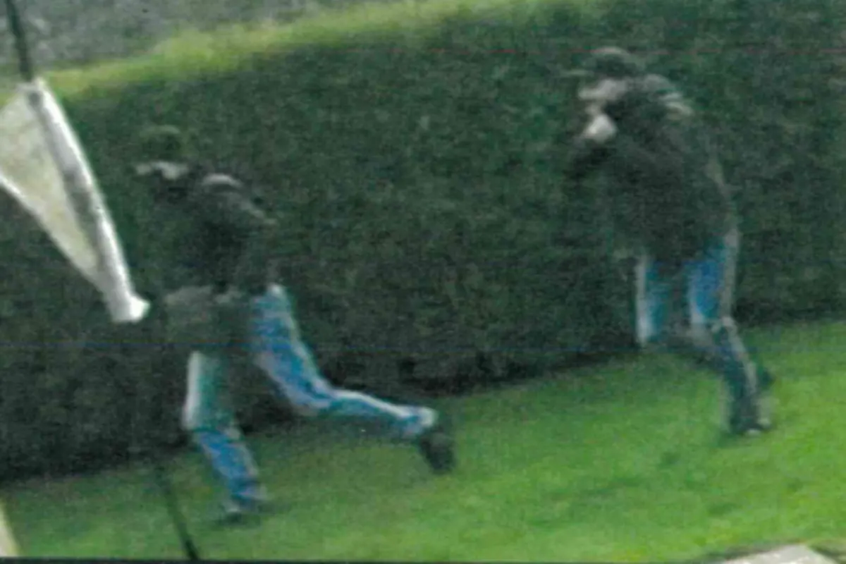 Polizei fahndet mit Fotos nach Einbrechern 