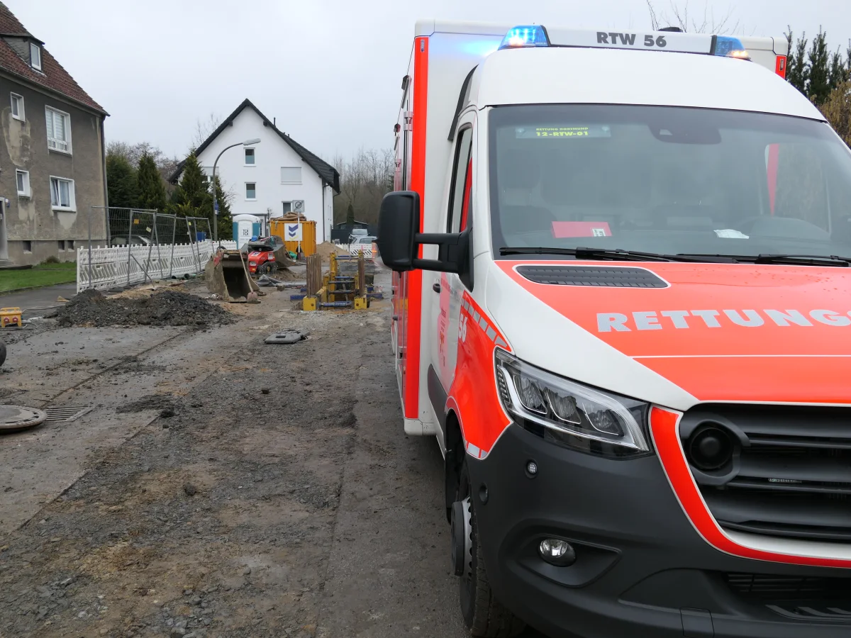 Dortmund: Verletzte Person aus Baugrube gerettet