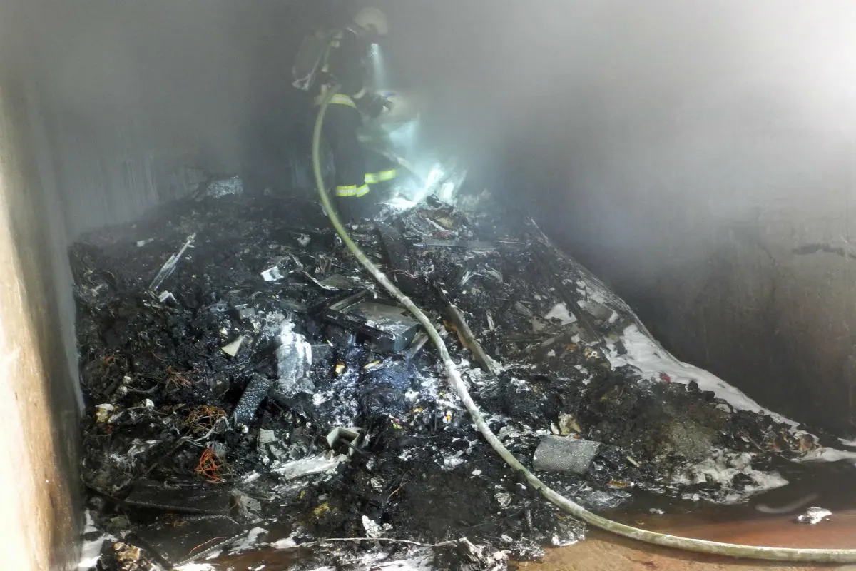 Muotathal SZ - Brand in Wertstoffsammelstelle