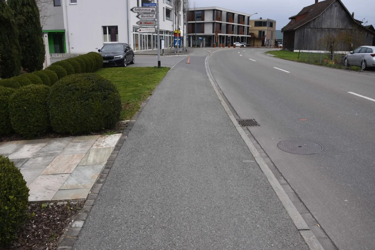 Au SG - 15-jährige Velofahrerin nach Unfall mit Auto schwer verletzt