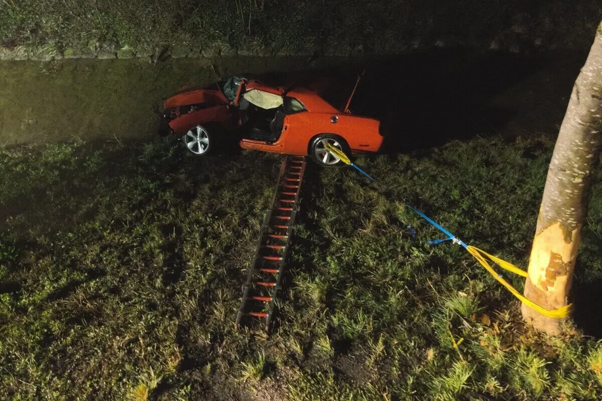 Altstätten SG – Auto landet bei schwerem Unfall im Dürrenbach