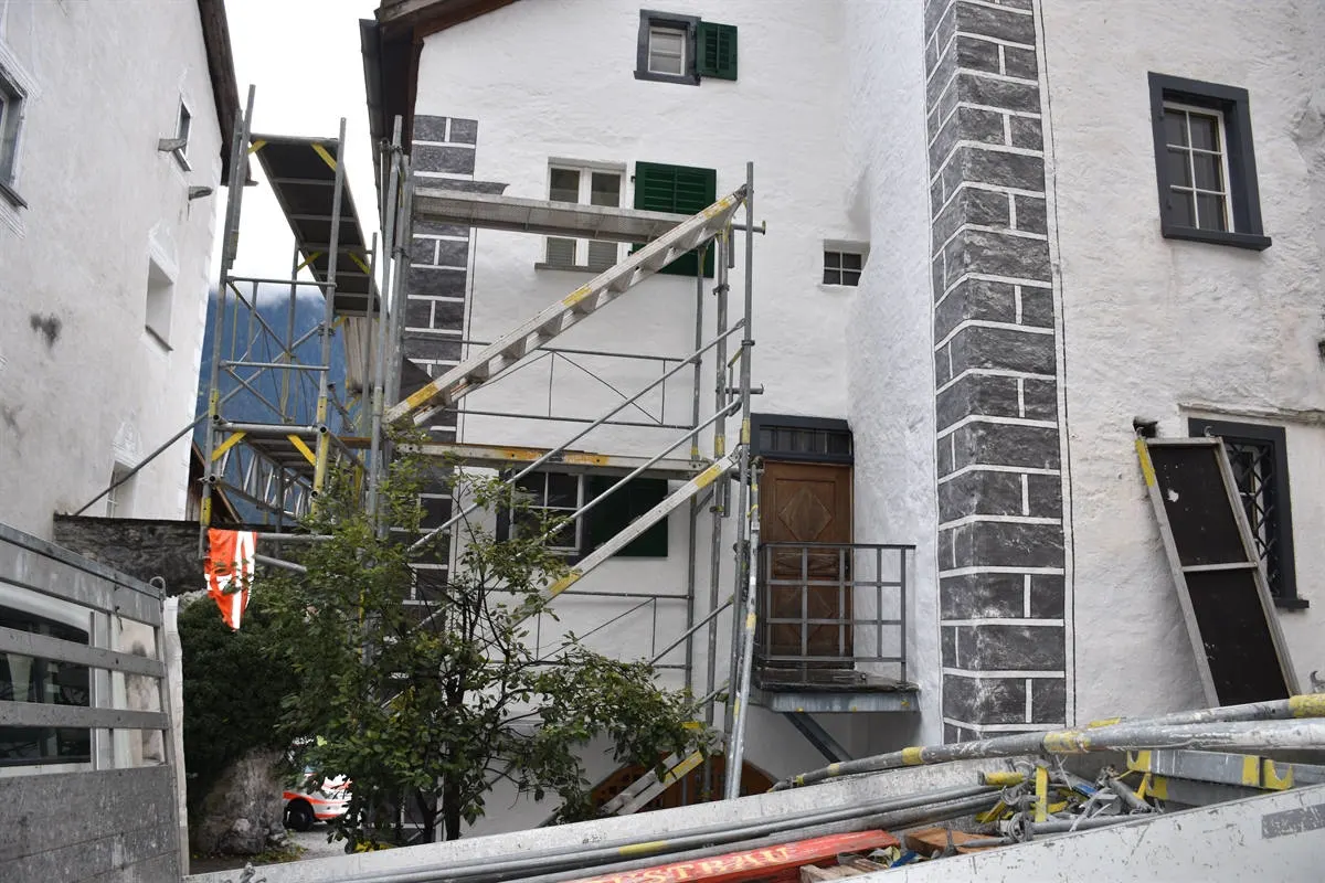 Unfall Felsberg GR - Zwei Verletzte bei Gerüstdemontage