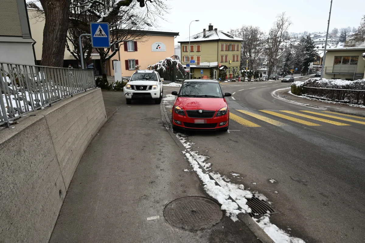 Oberuzwil SG – Auffahrunfall zwischen Pick-up und Auto