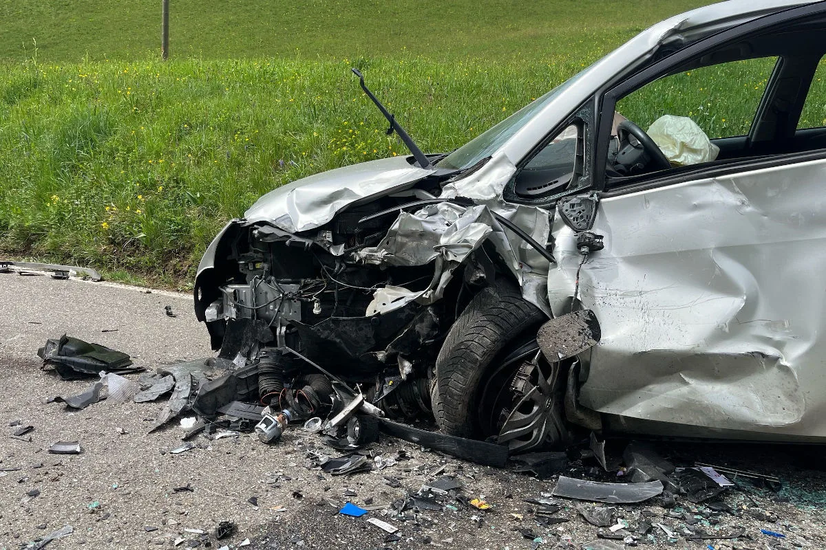 Unfall in Mümliswil SO – Zwei Autolenkerinnen nach Kollision verletzt