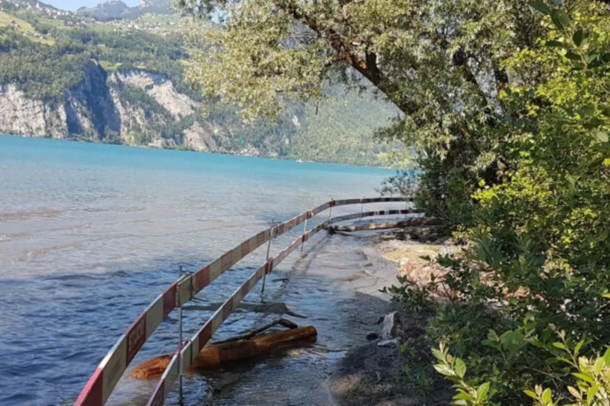 Asbestfasern - Am Walenseeufer wurde belastetes Material gefunden