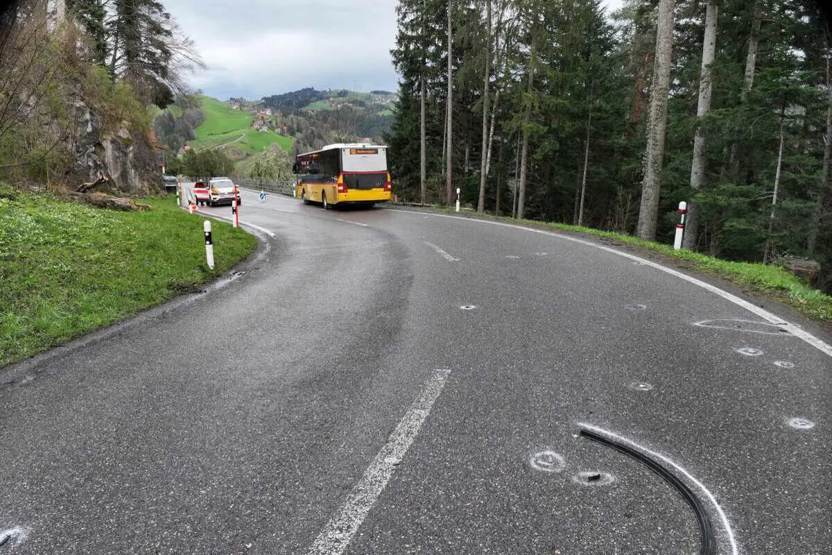 Speicher AR - Haldenstrasse nach Unfall gesperrt