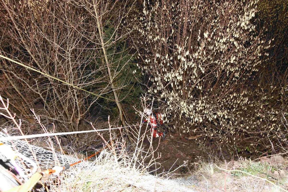 Lichtensteig SG - Jugendlicher beim Spielen in Tobel gestürzt