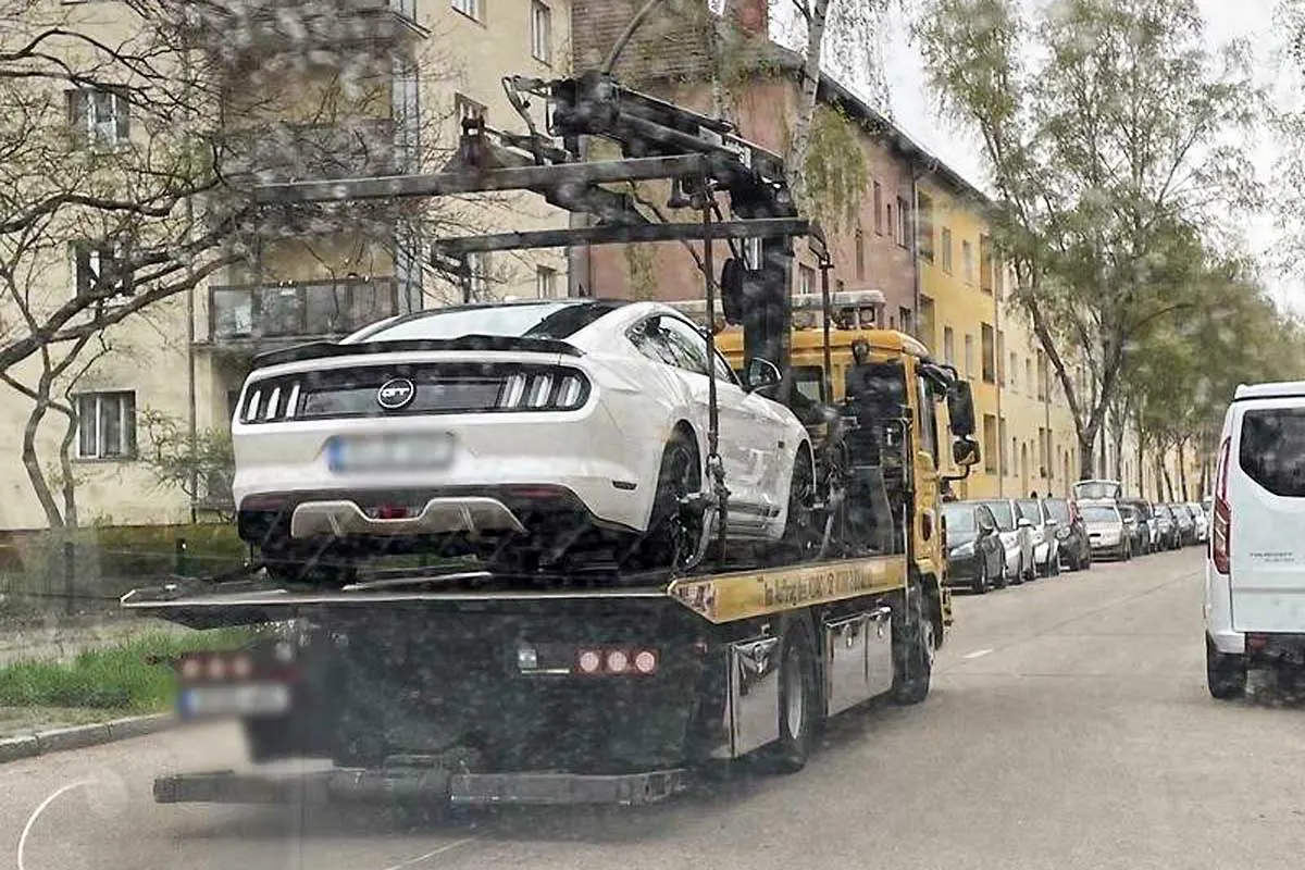 Berlin - Illegales Rennen - Zwei Sportwagen beschlagnahmt!