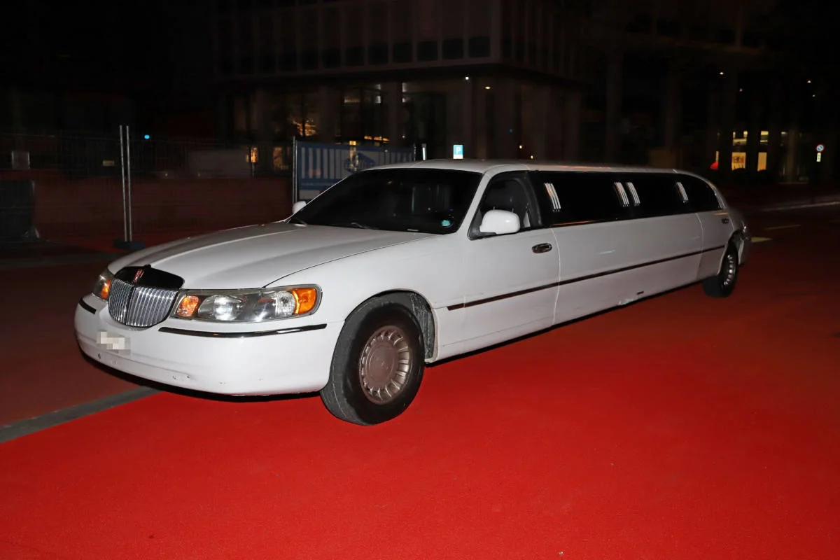 Unfall in St.Gallen – Stretchlimousine entwendet und verunfallt