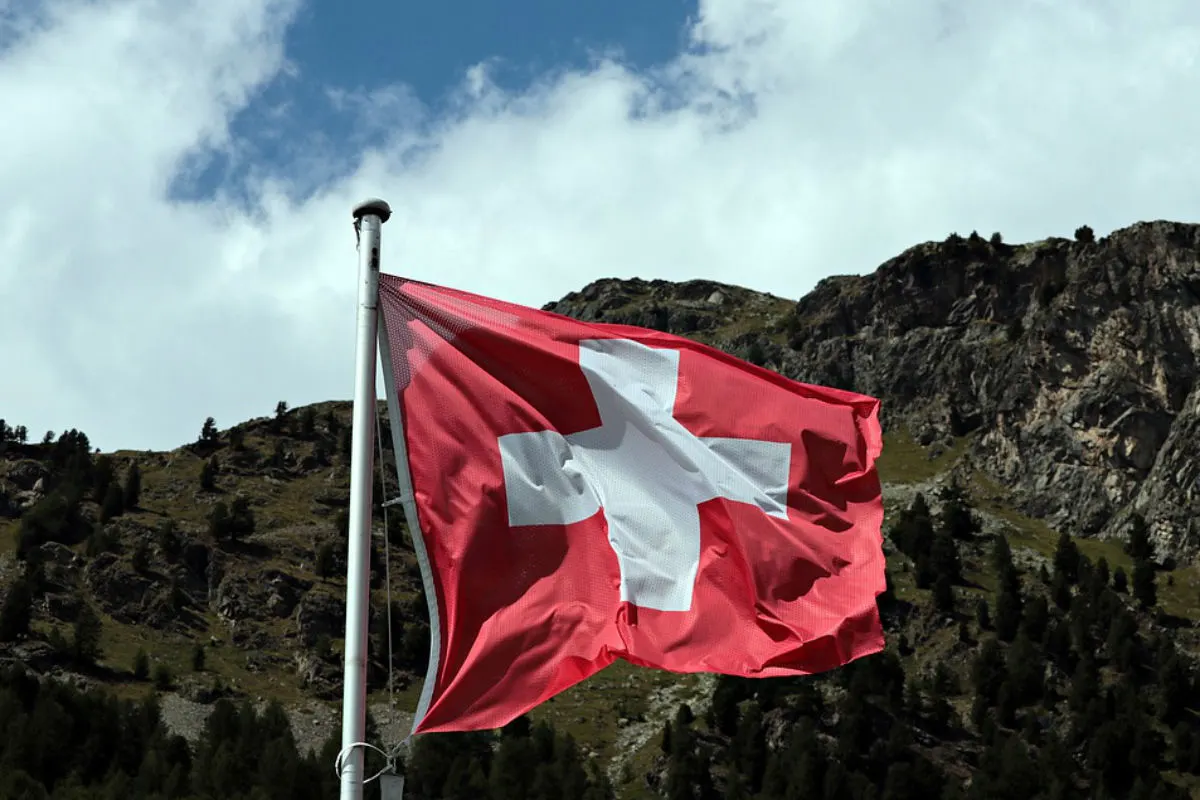 Schweiz - Polizei soll wichtige Informationen rascher erhalten