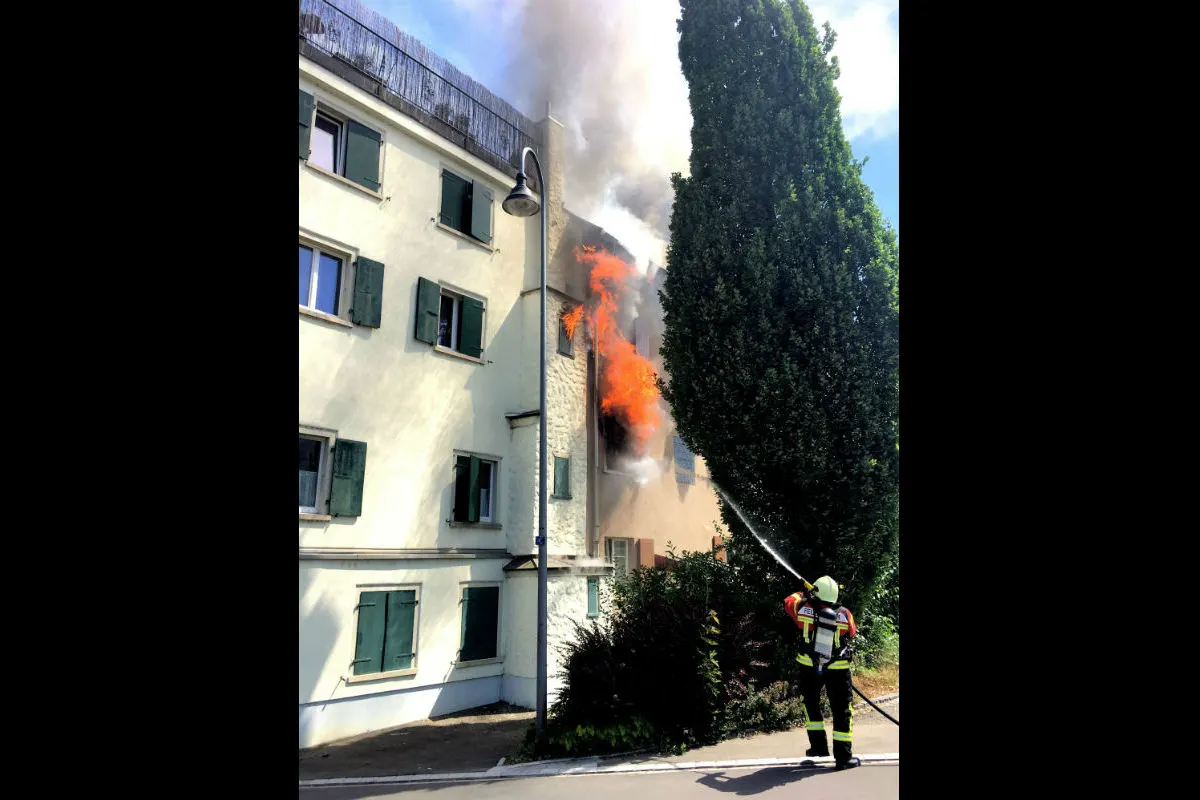 Rorschach SG - Brand in Mehrfamilienhaus fordert Verletzte
