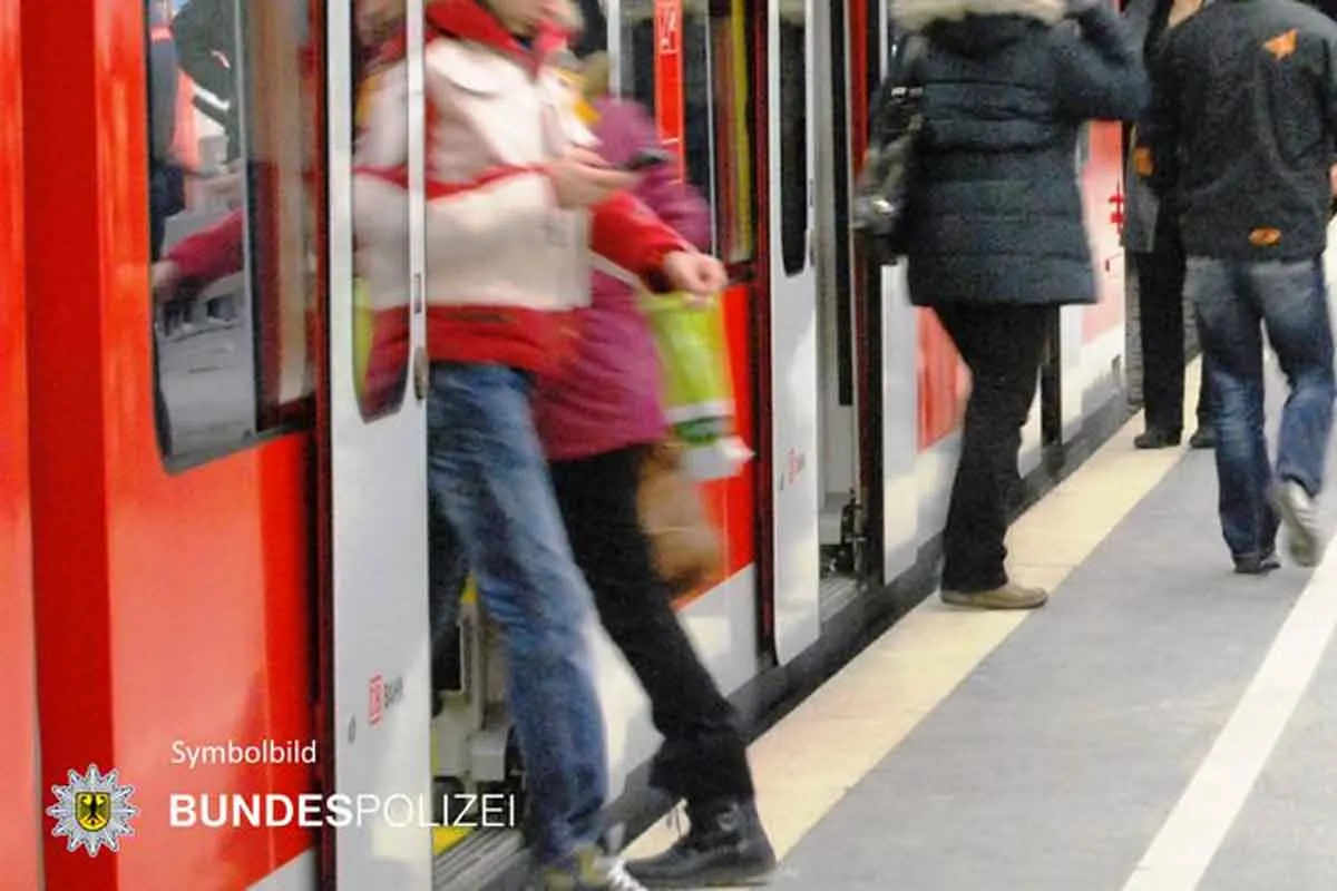 München - Wie gefährlich Rauchen ist ? - Desinfektionsmittel in die Augen gesprüht