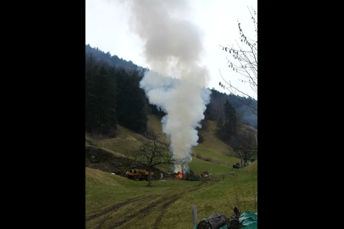 Achtung beim Feuern im Freien