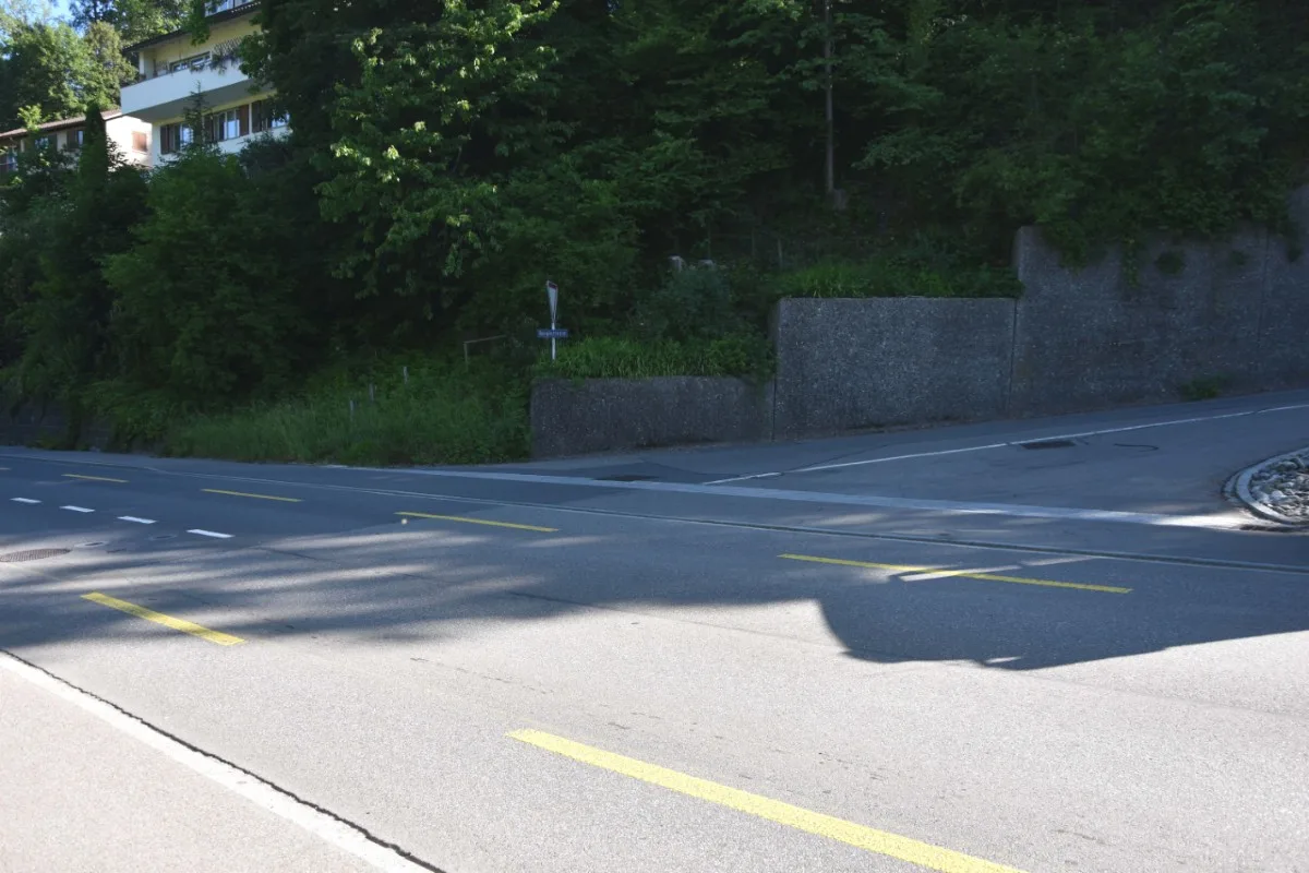 Wattwil SG - 23-jährige E-Bikefahrerin von Auto erfasst