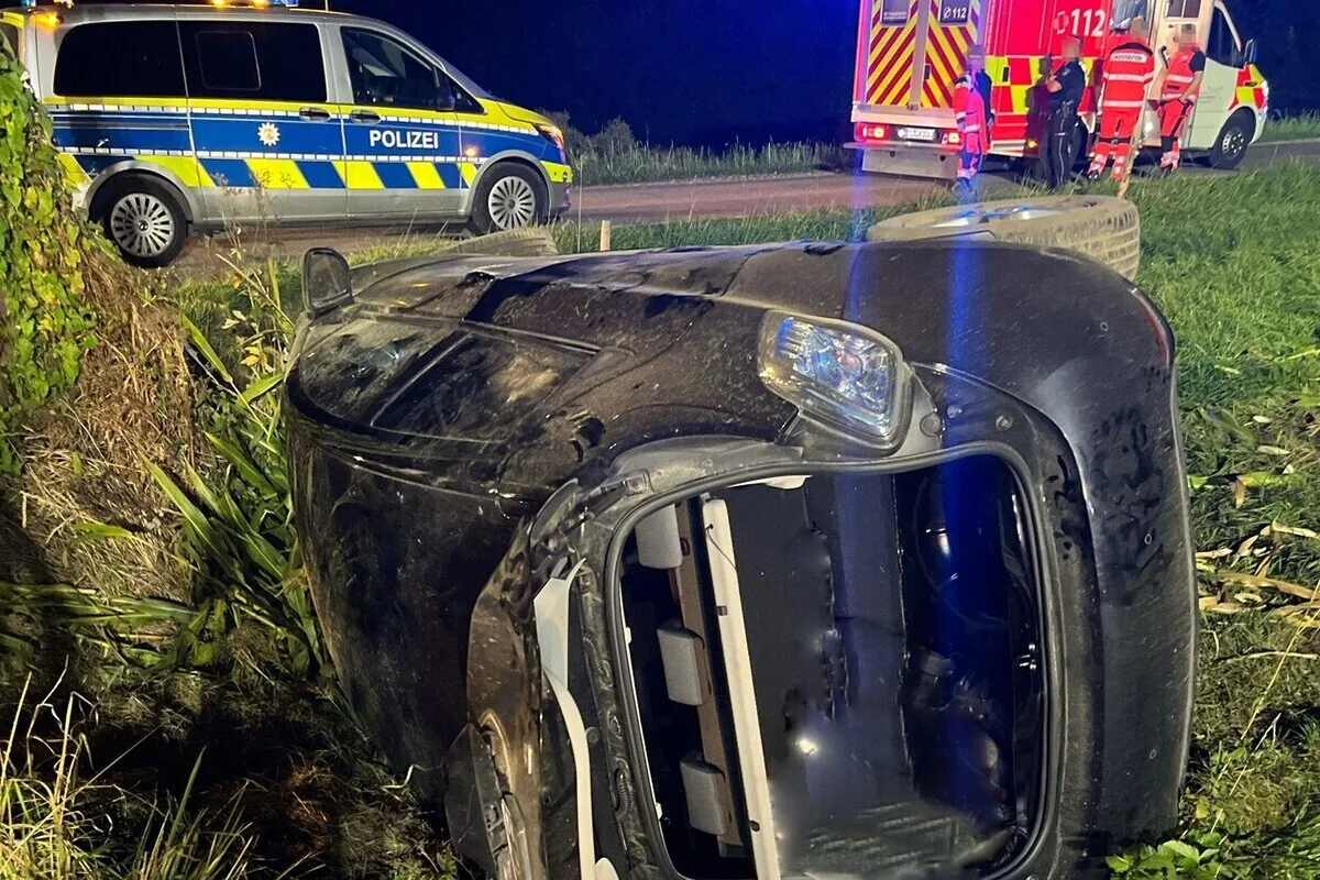 Hüllhorst - Bei Unfall auf einer Kuhweide gelandet