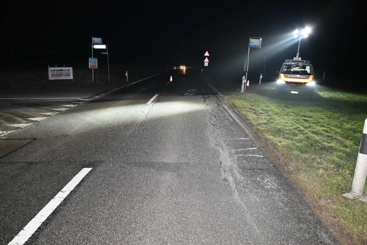 Rossrüti SG –Auto kollidiert mit E-Bike-Fahrer bei Überholmanöver