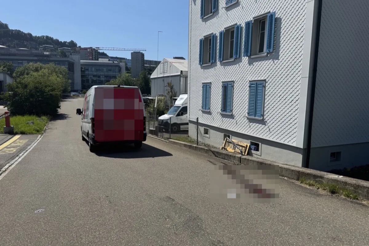 Unfall in St.Gallen – Fussgängerin von Lieferwagen erfasst