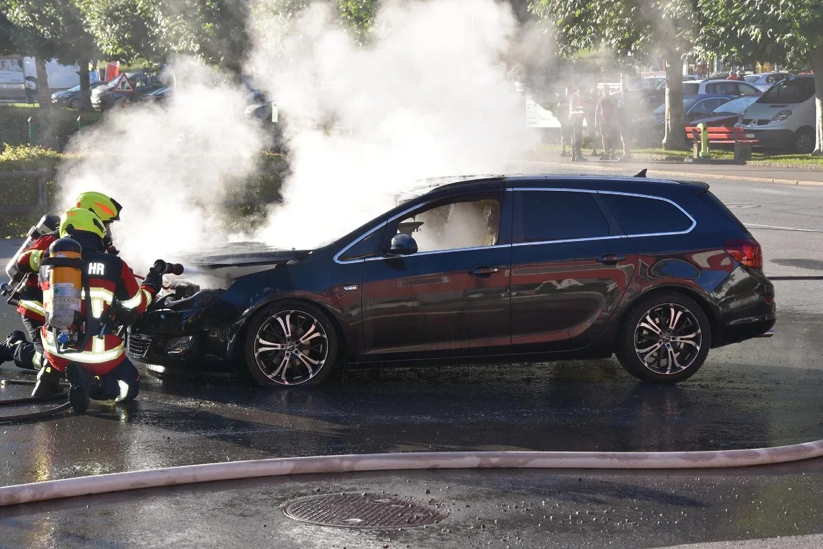 Brand in Emmetten NW - Das Auto konnte nicht mehr gerettet werden