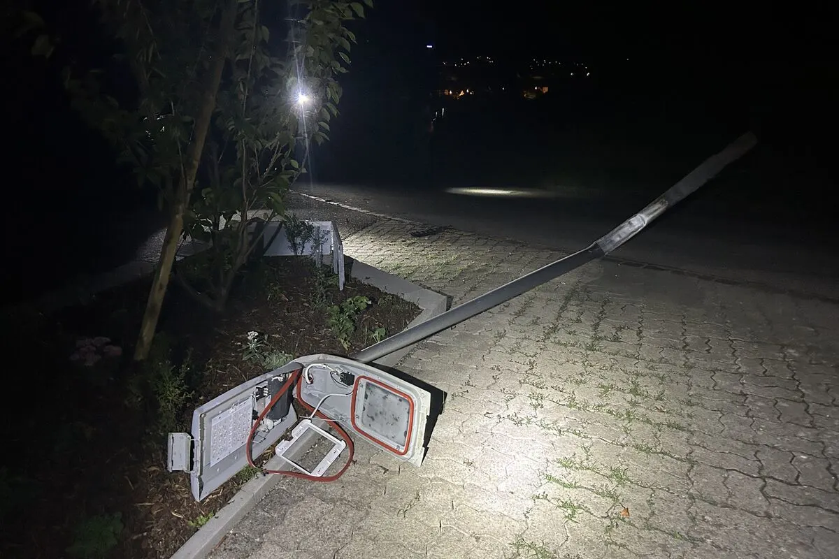Gontenschwil AG - Strassenlampe gerammt 