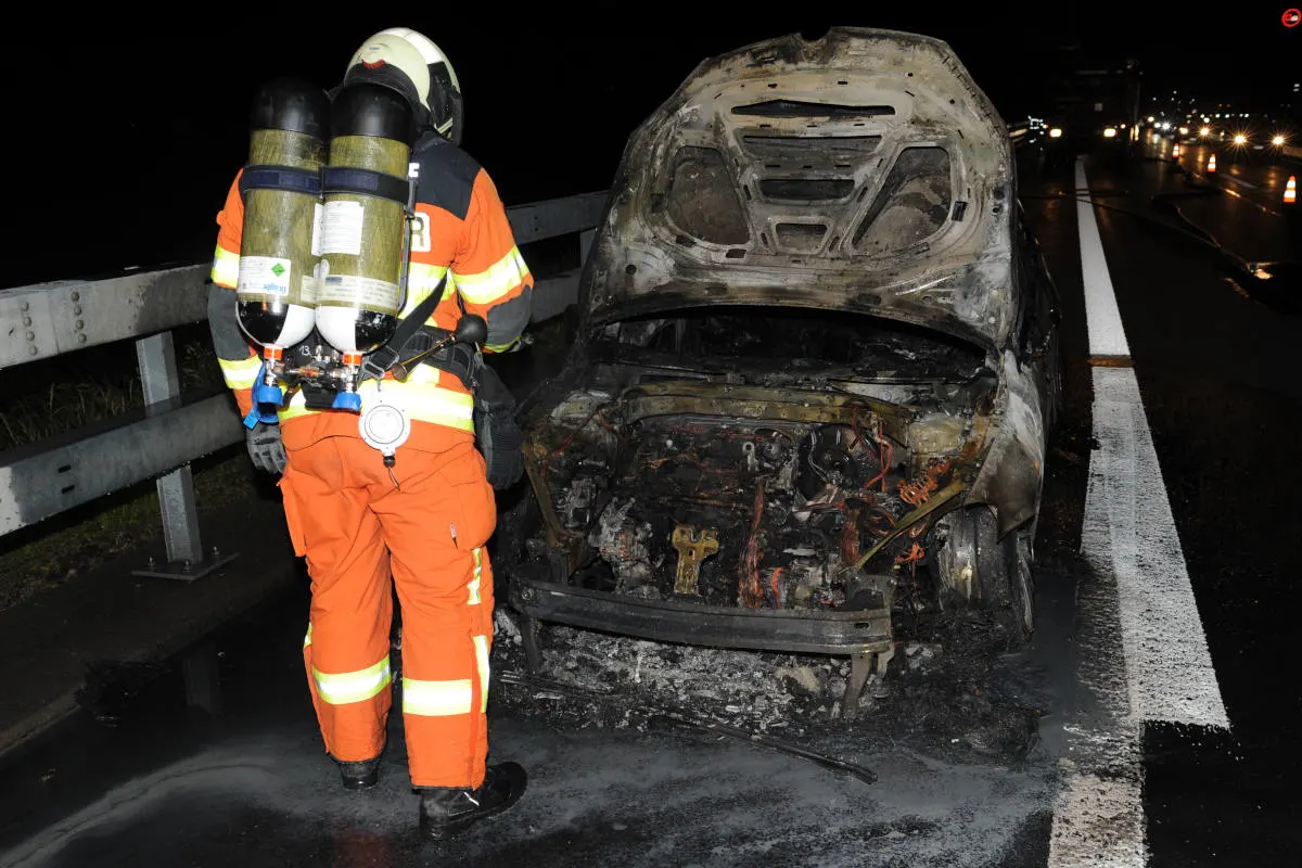 A2 Erstfeld UR – Brand eines Personenwagens