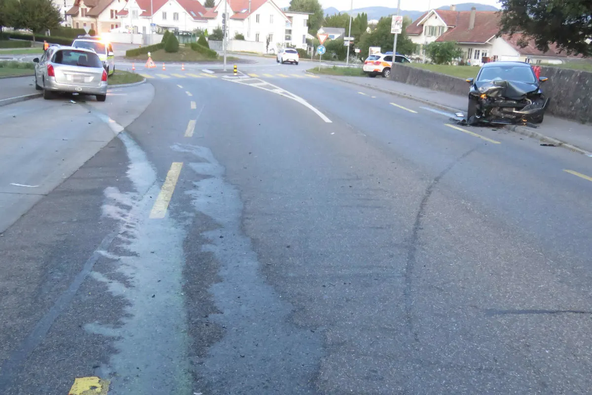 Buchs AG -  Auf Gegenfahrbahn geraten und Frontalkollision ausgelöst