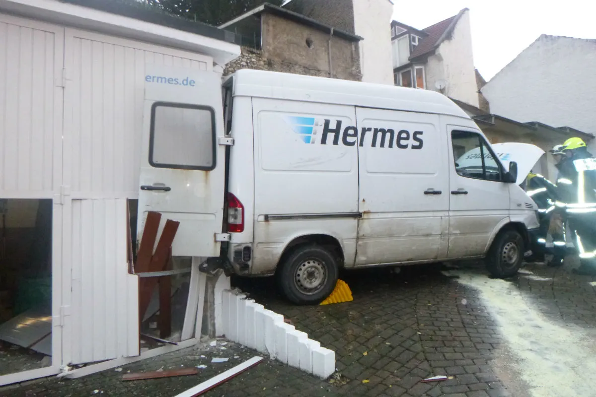 Oppenheim - Lieferwagen macht sich selbständig