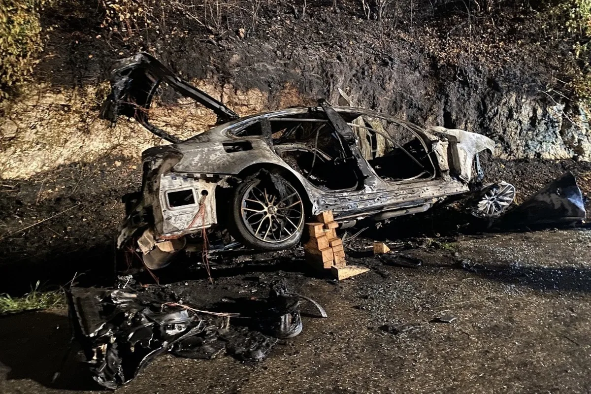 Blauen BL - Auto nach Unfall in Brand geraten