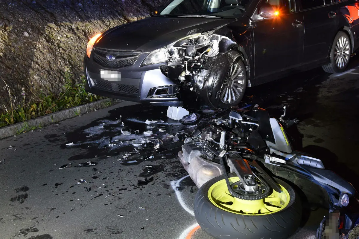 Unfall Ermenswil SG - 18-Jähriger Motorradfahrer gerät auf die Gegenfahrbahn!