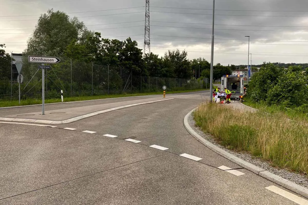 Steinhausen ZG - Unfall zwischen Lernfahrer und Velofahrer 