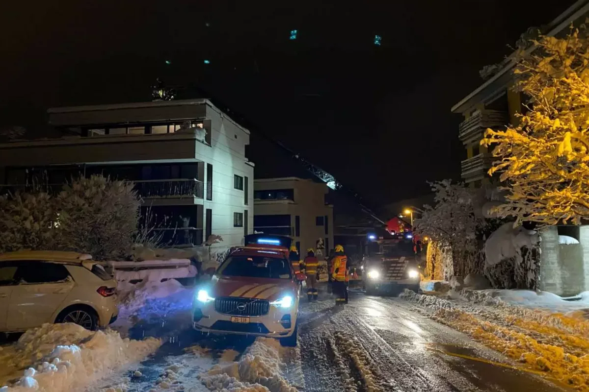 Kanton Zug - Zahlreiche Verkehrsunfälle, umgestürzte Bäume und ein Feuerwehreinsatz