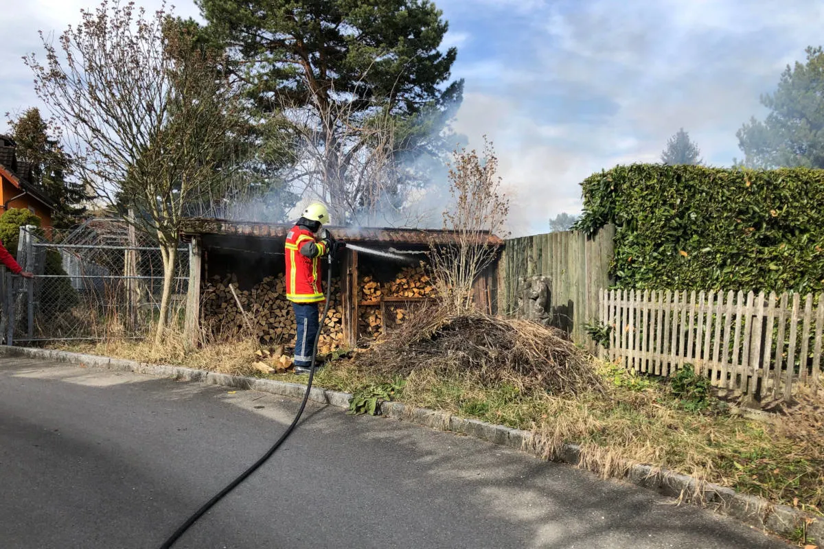 Berg SG - Brand einer Scheiterbeige